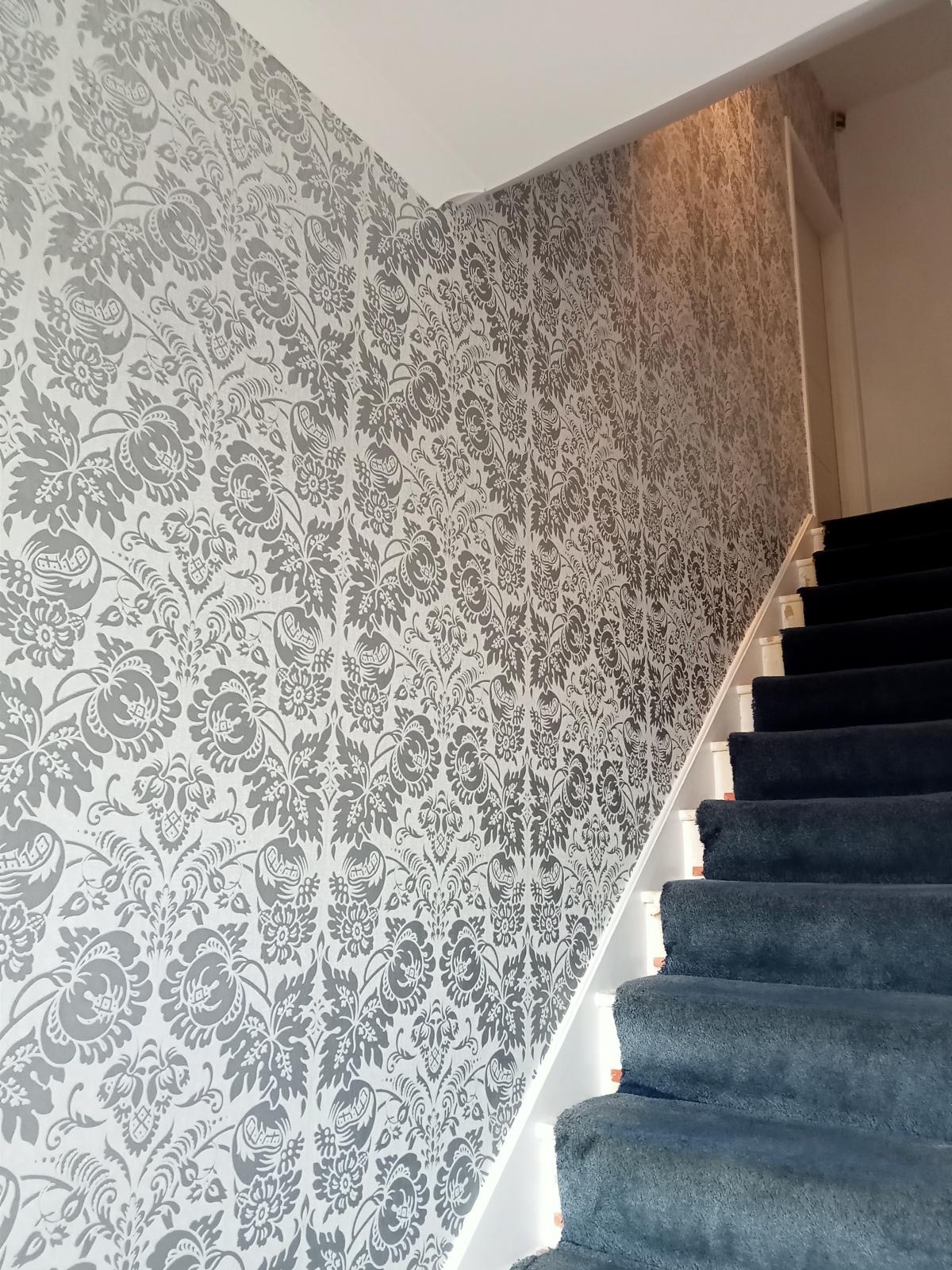 wallpaper hanging Elephant & Castle, SE17
